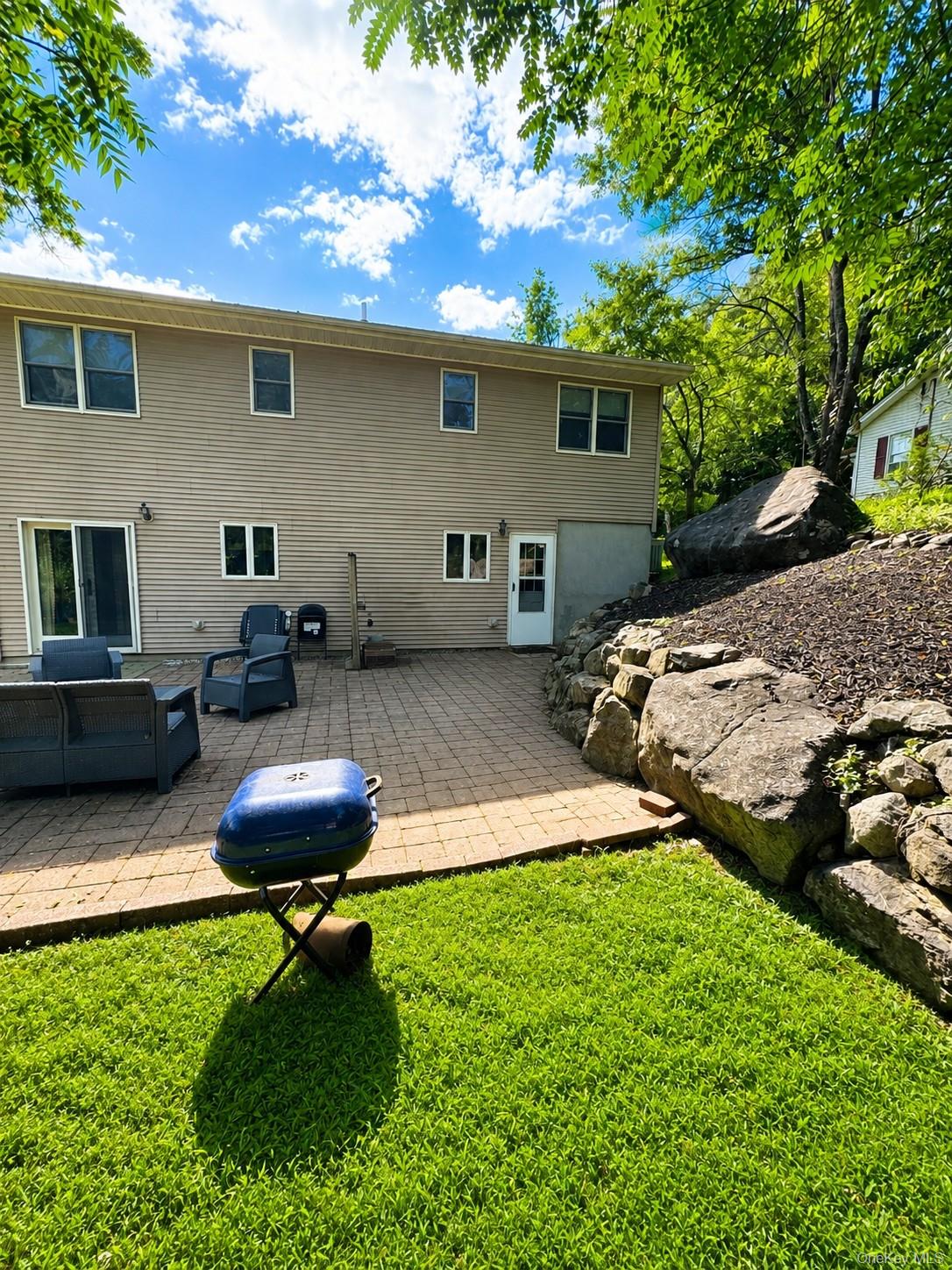 17 Brooks Lane B Property Photo 2