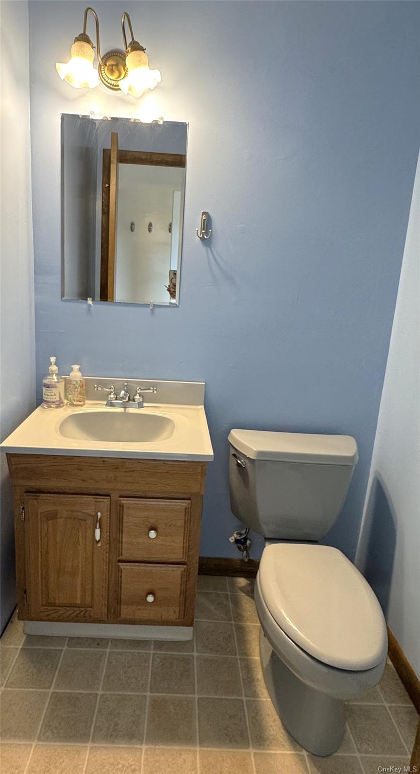 17 Brooks Lane B Property Photo 8