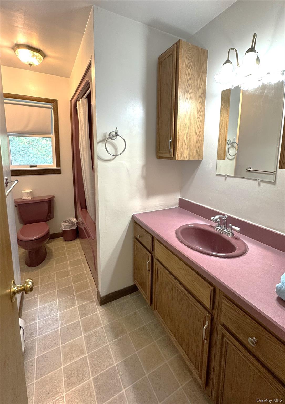 17 Brooks Lane B Property Photo 9