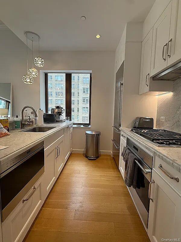 225 E 19th Street 802 Property Photo 4
