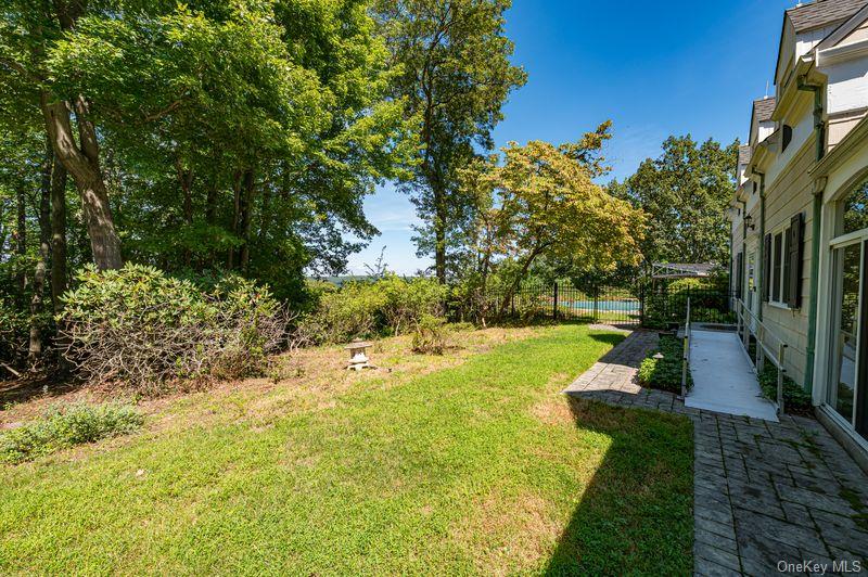 105 Laurel Lane Property Photo 34
