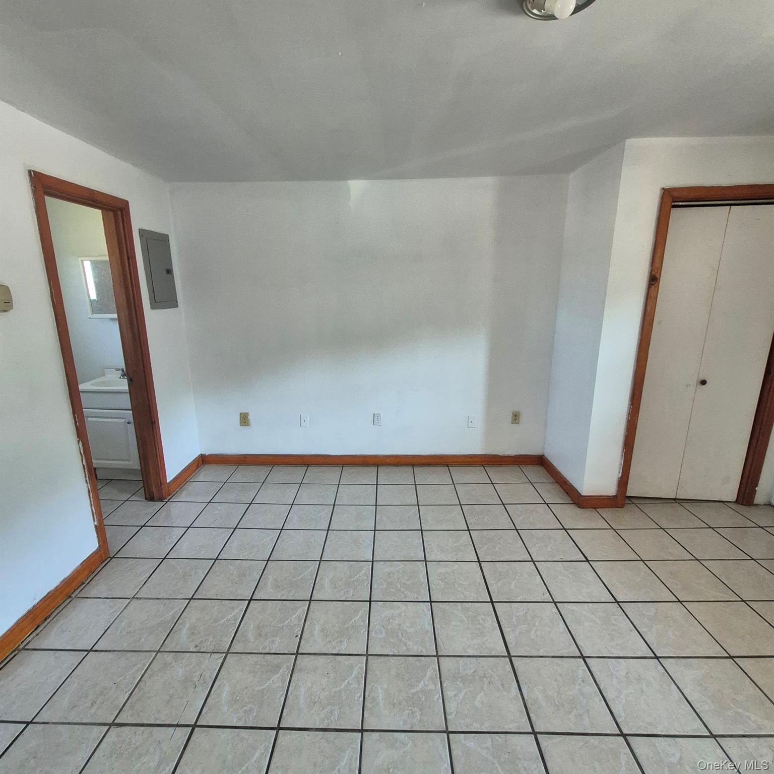 2071 Ulster Avenue 4 Property Photo 3