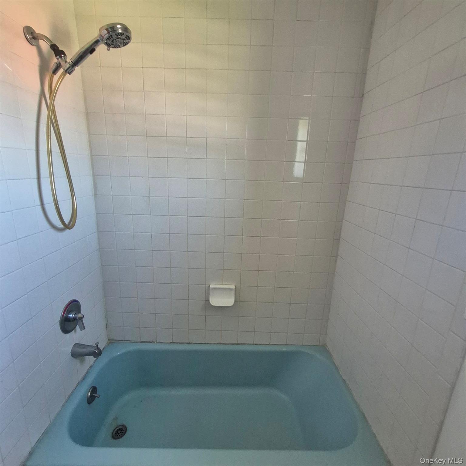 2071 Ulster Avenue 4 Property Photo 5