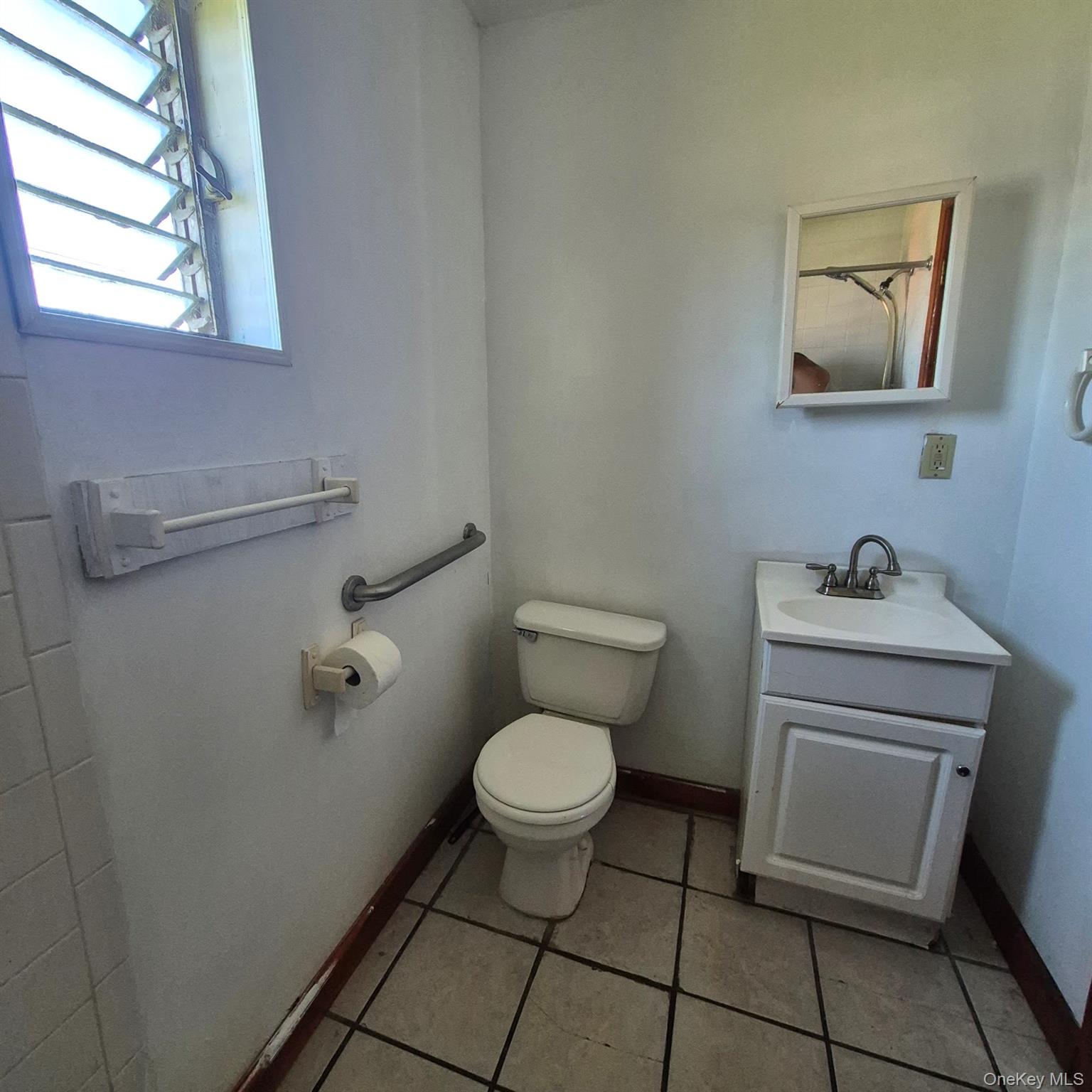 2071 Ulster Avenue 4 Property Photo 6