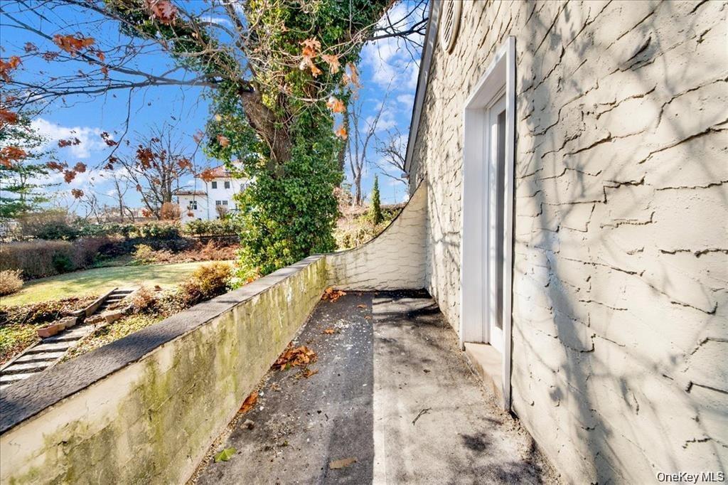 20 Mersereau Avenue Property Photo 3