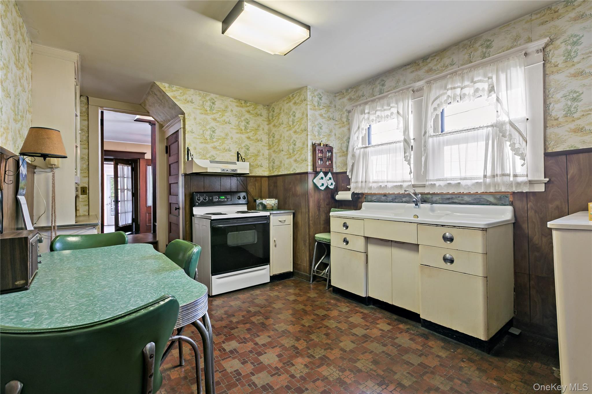 33 Melrose Avenue Property Photo 12