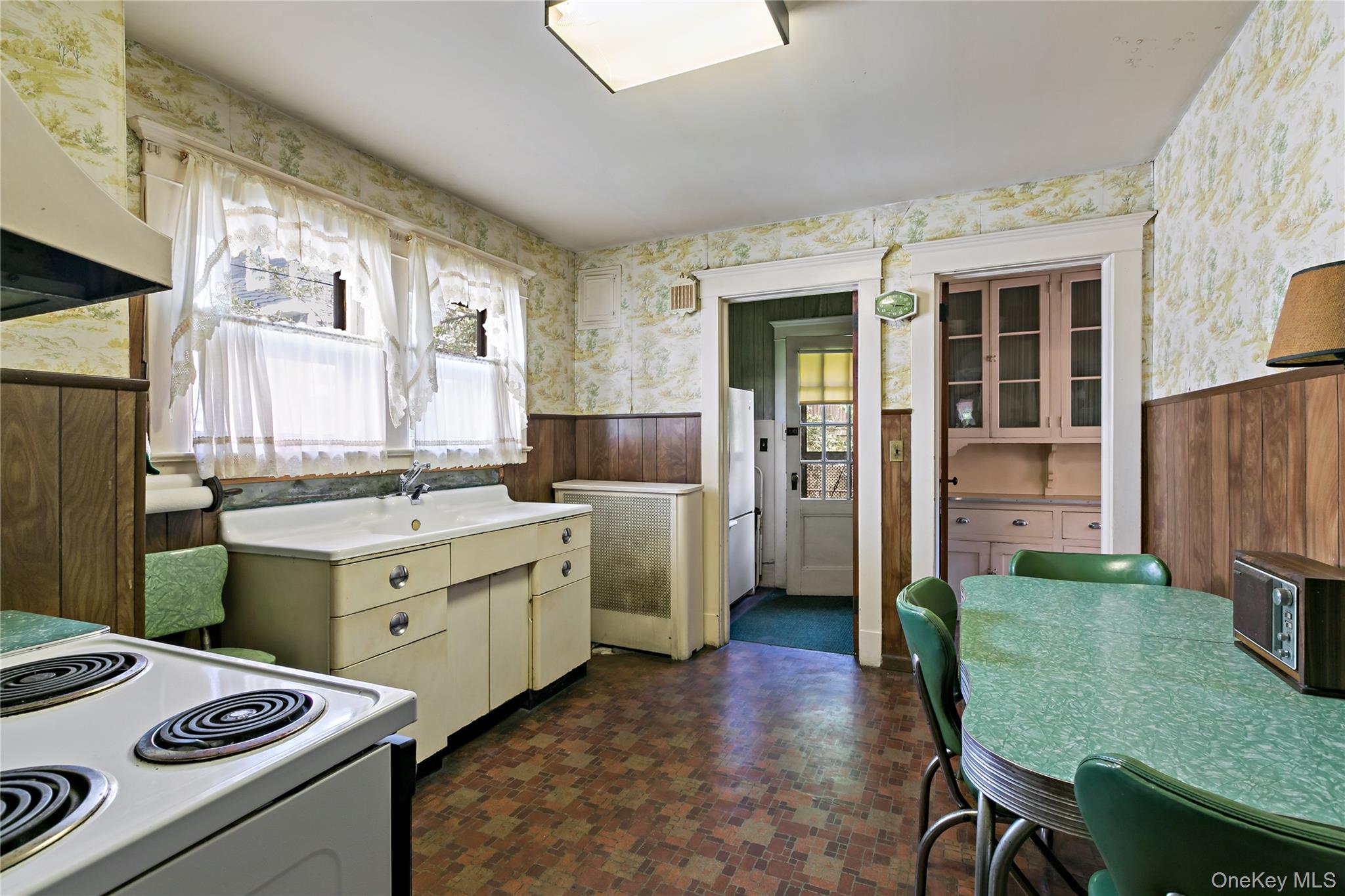 33 Melrose Avenue Property Photo 13