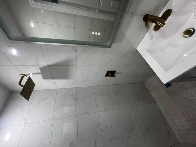 2524 Tenbroeck Avenue Property Photo 7