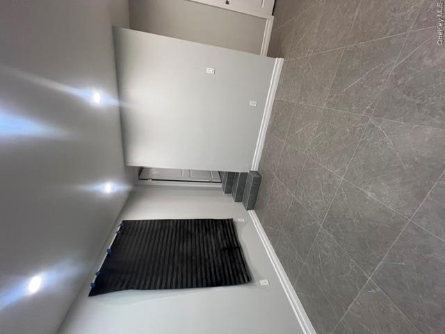 2524 Tenbroeck Avenue Property Photo 9