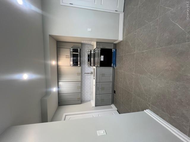 2524 Tenbroeck Avenue Property Photo 10