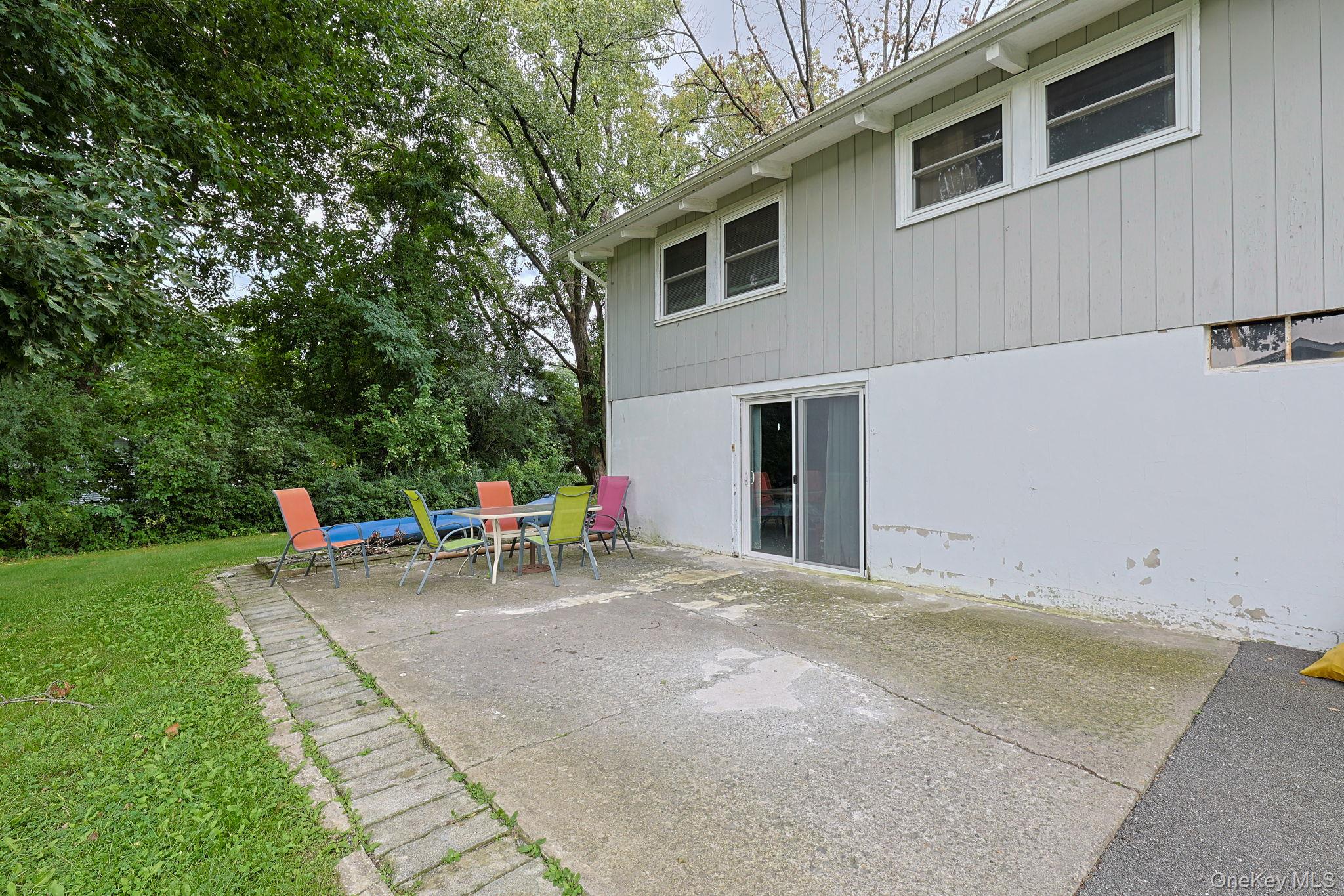 11 Laurie Lane Property Photo 27