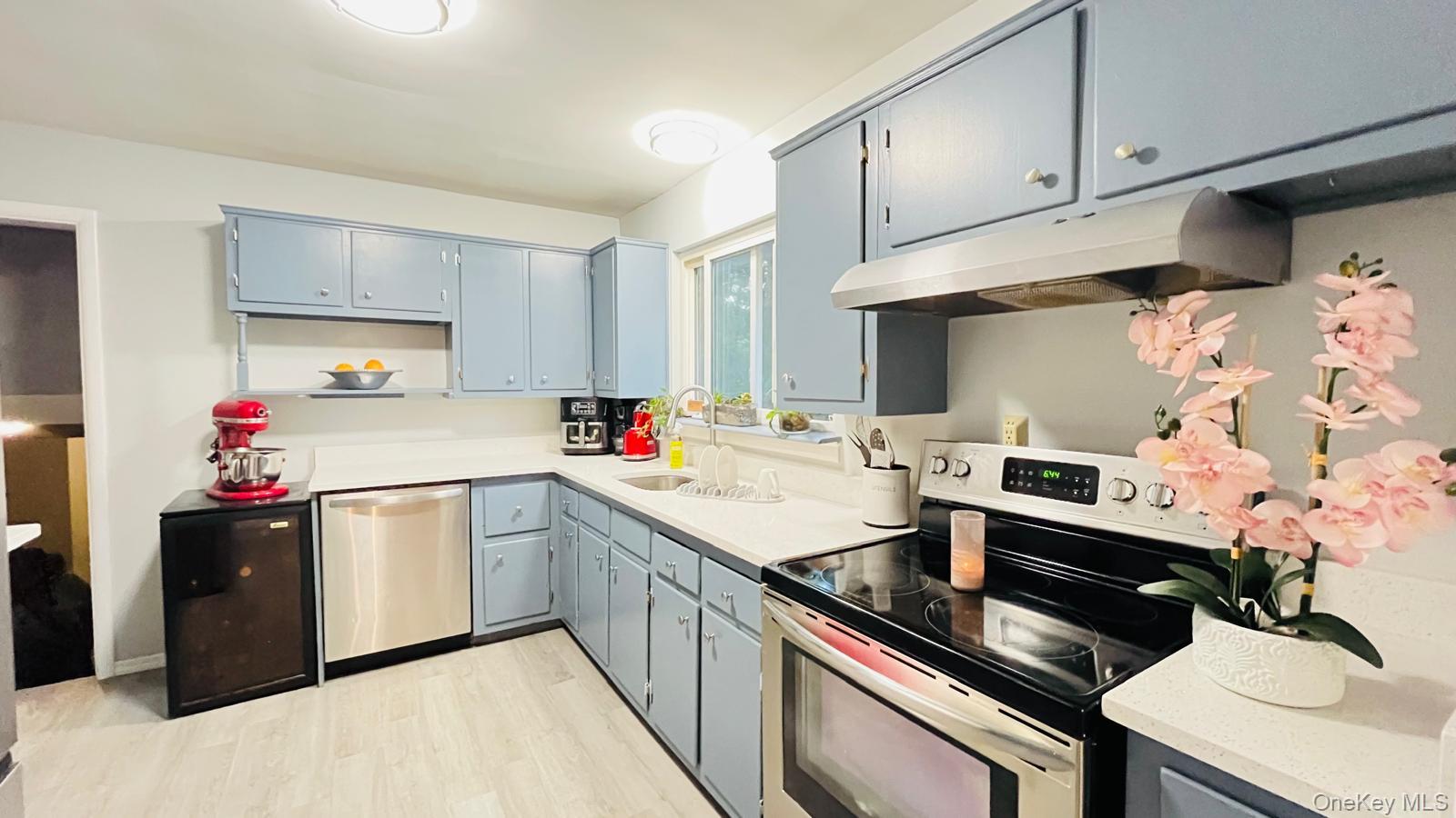 5 Arizona Place Property Photo 6