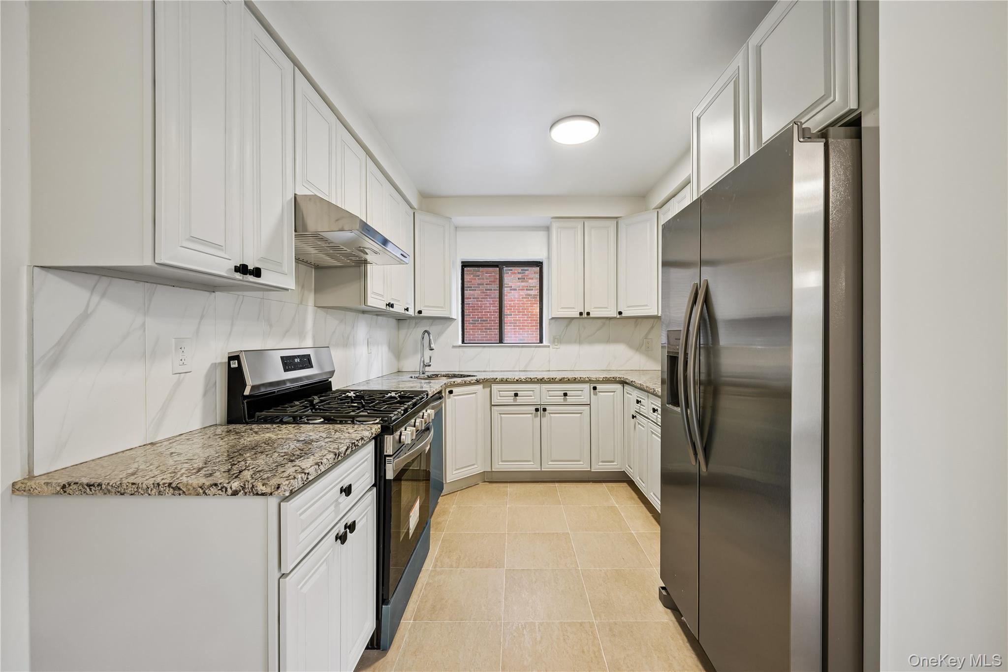 14726 Roosevelt Avenue 1c Property Photo 5