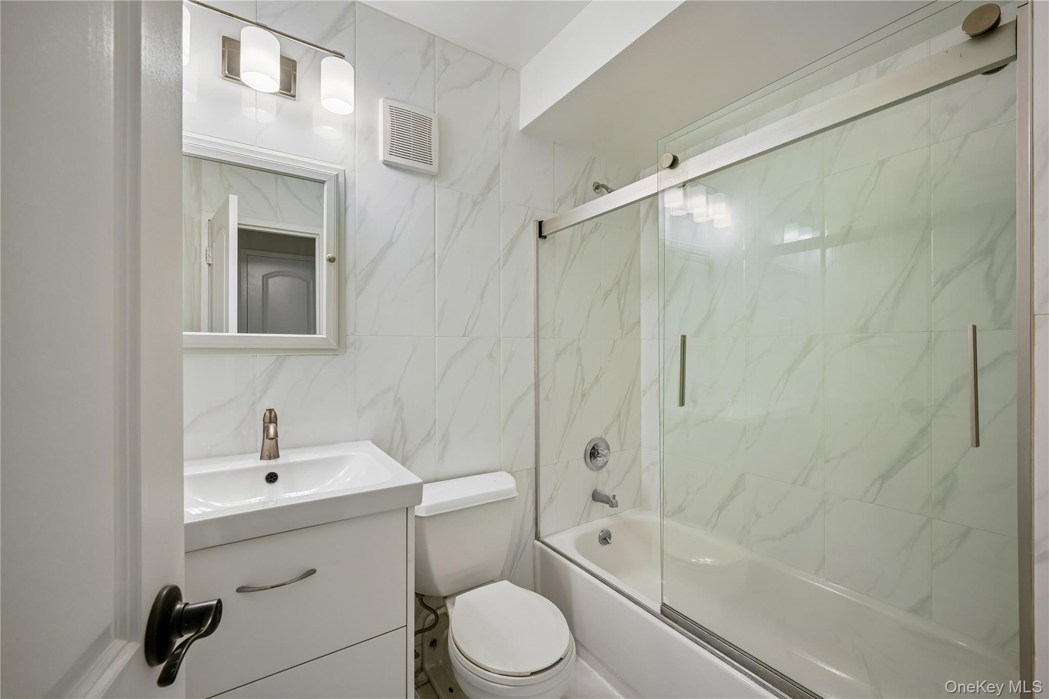 14726 Roosevelt Avenue 1c Property Photo 9