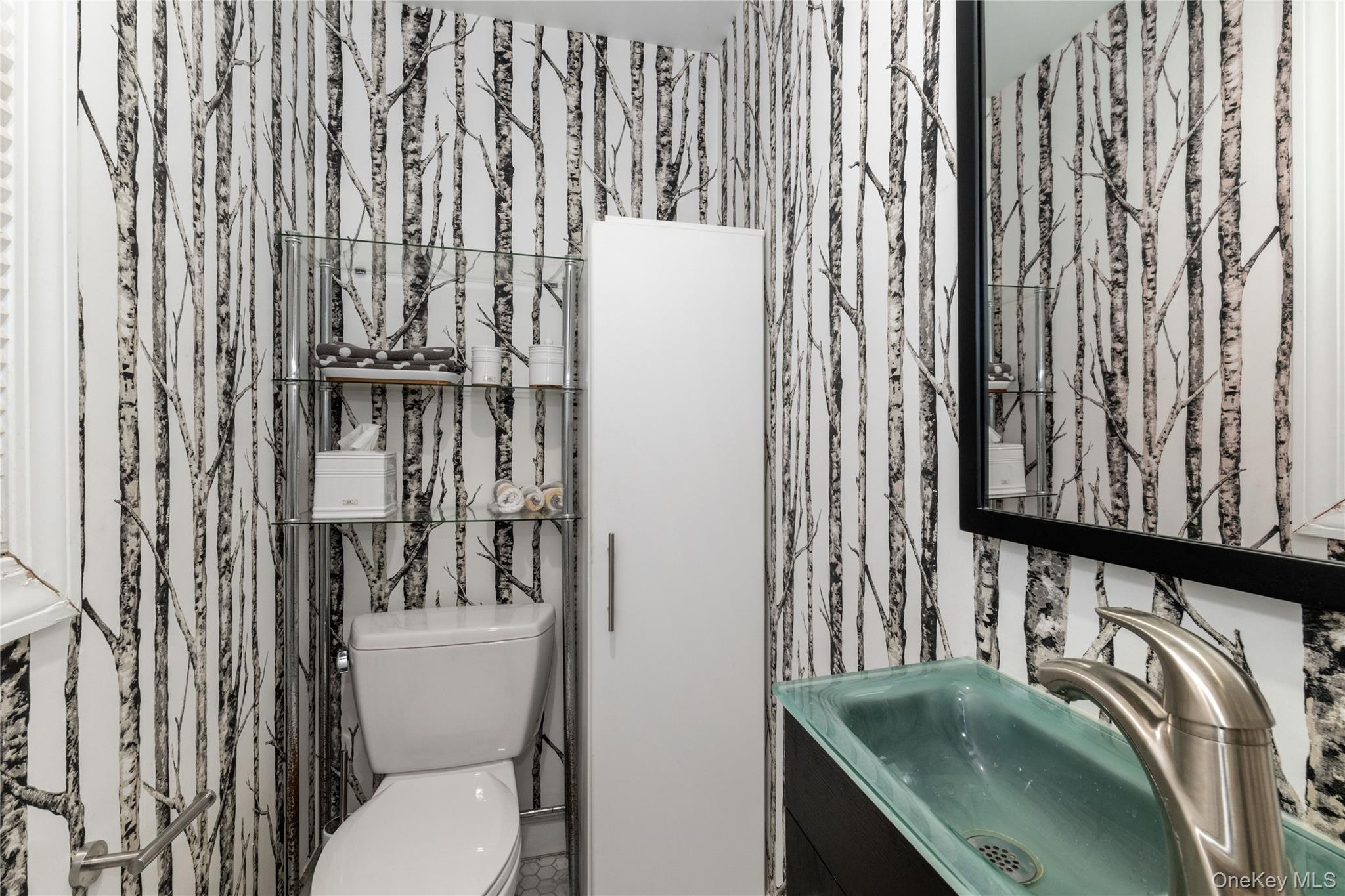 381 Woodmere Boulevard Property Photo 8