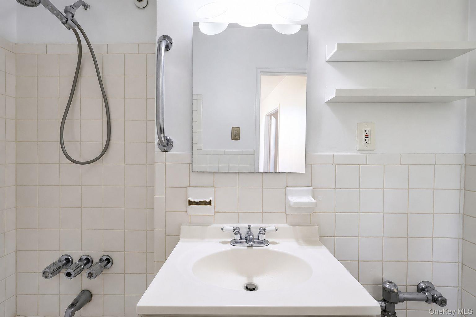 59-30 108th Street 5g Property Photo 31