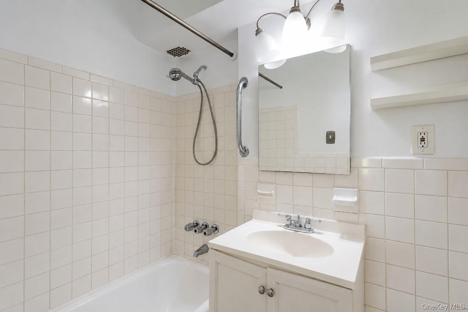 59-30 108th Street 5g Property Photo 32