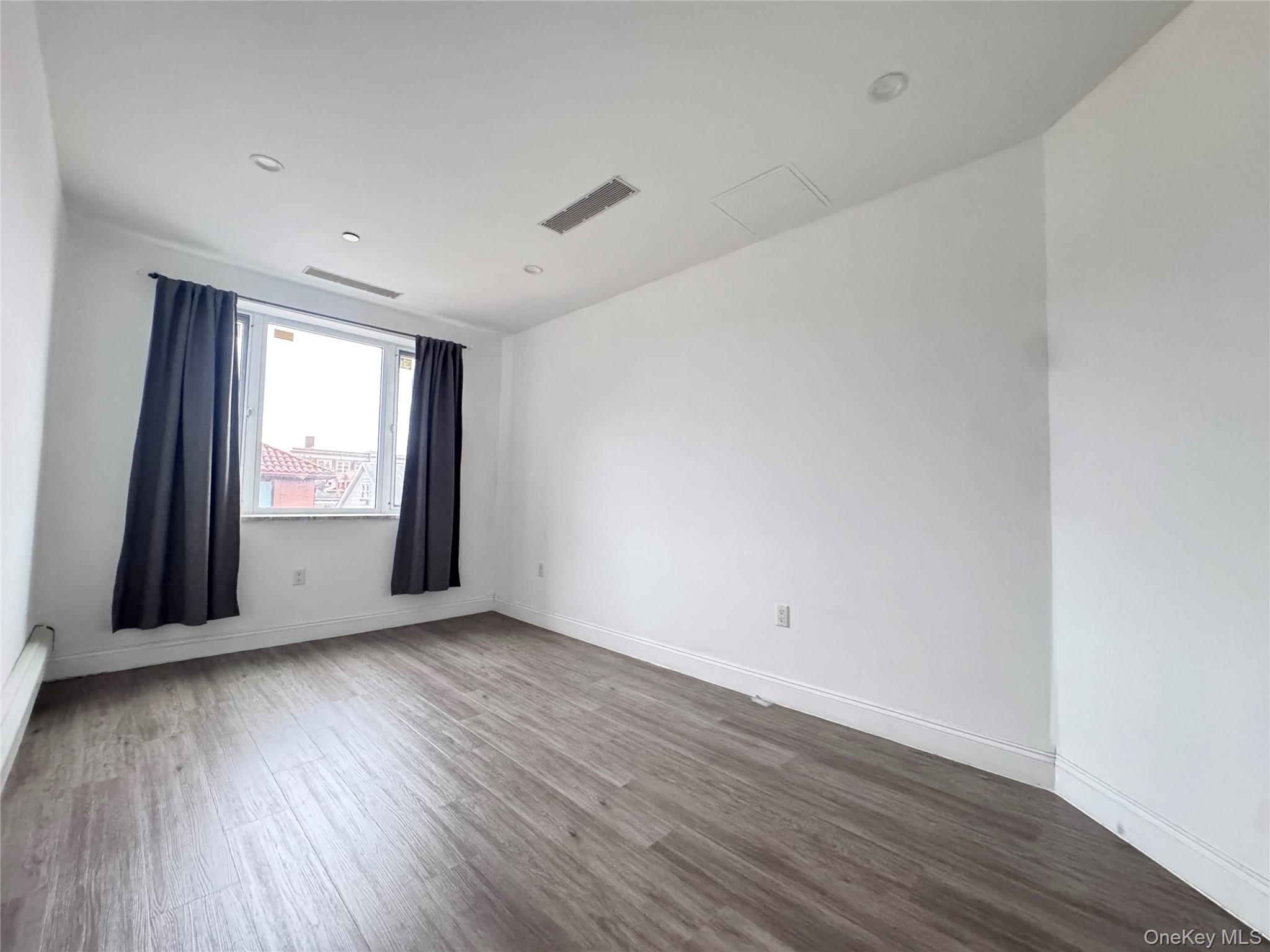 136-20 Booth Memorial Avenue 3a Property Photo 12