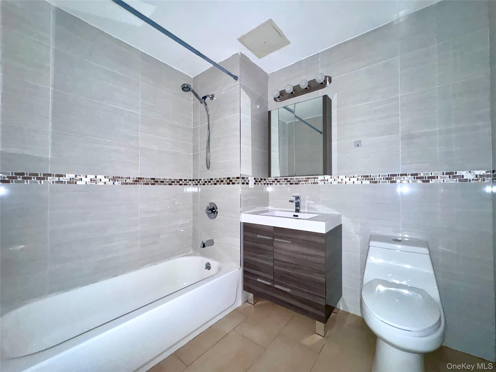 136-20 Booth Memorial Avenue 3a Property Photo 16