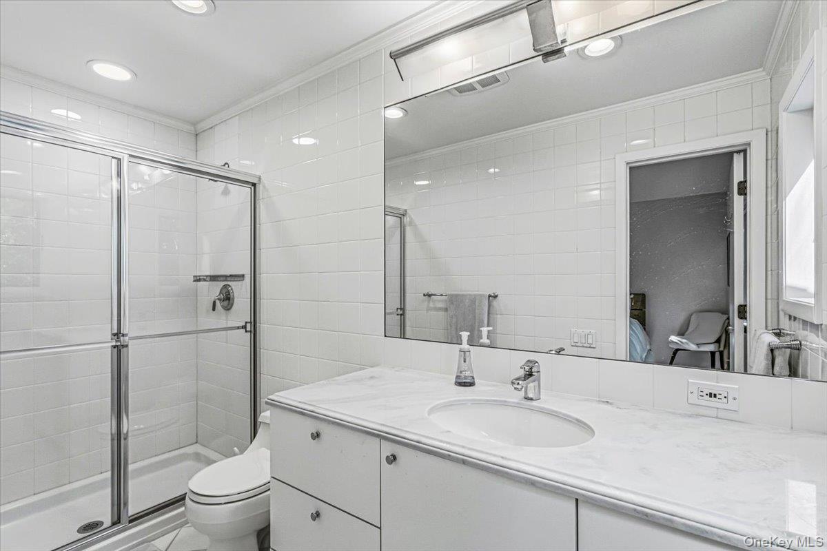 3 Quantuck Bay Lane Property Photo 27