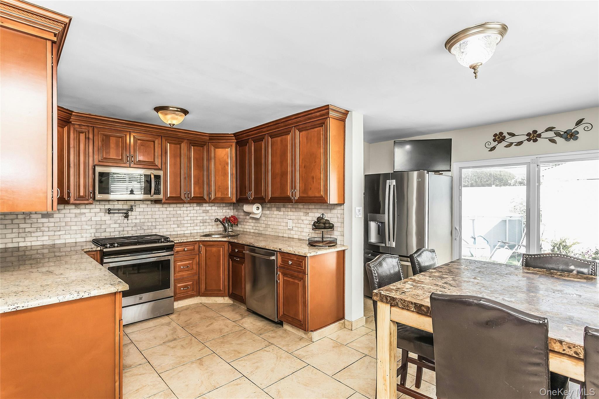 20 Jamaica Avenue Property Photo 7