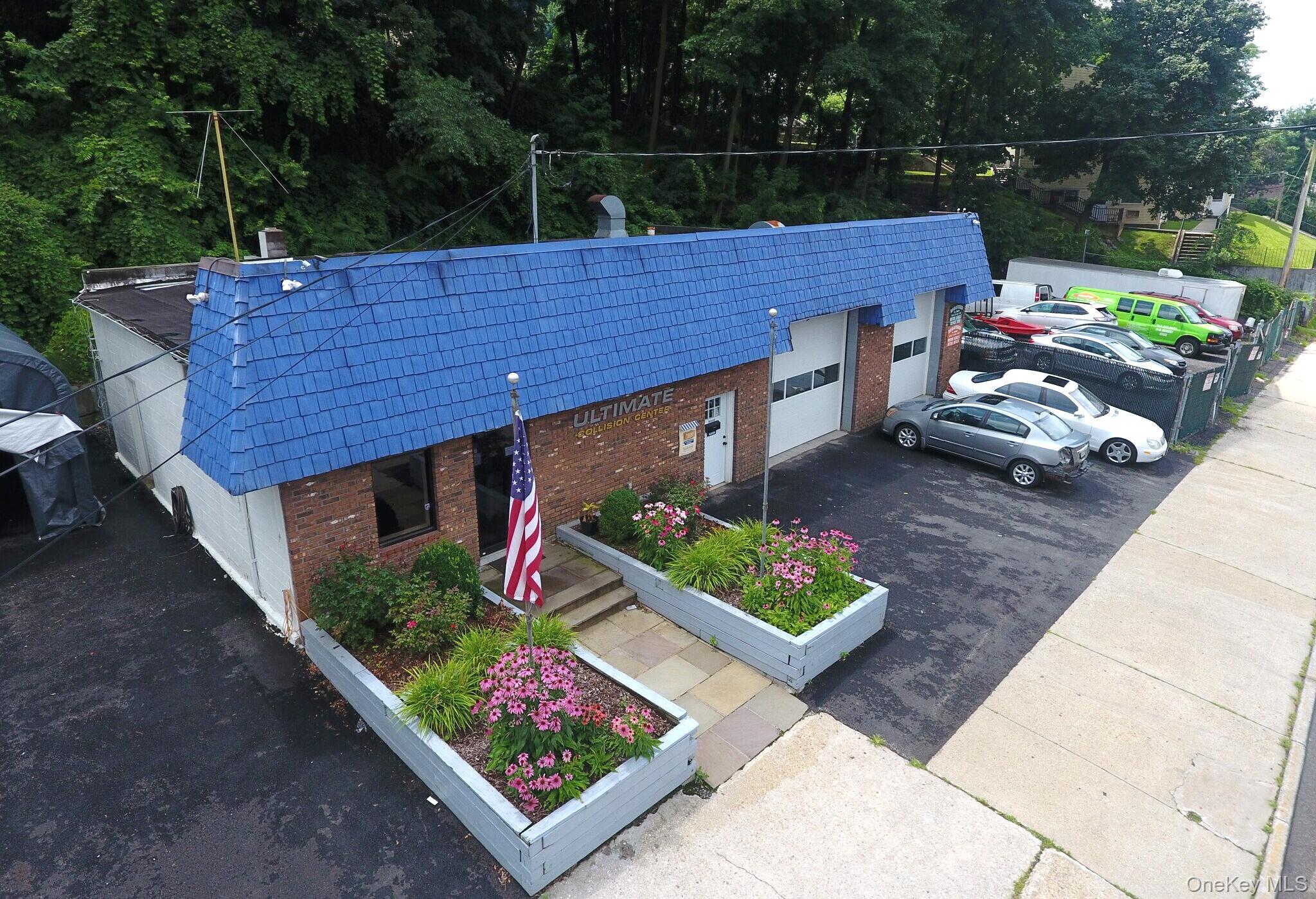 1561 Park Street Property Photo 1