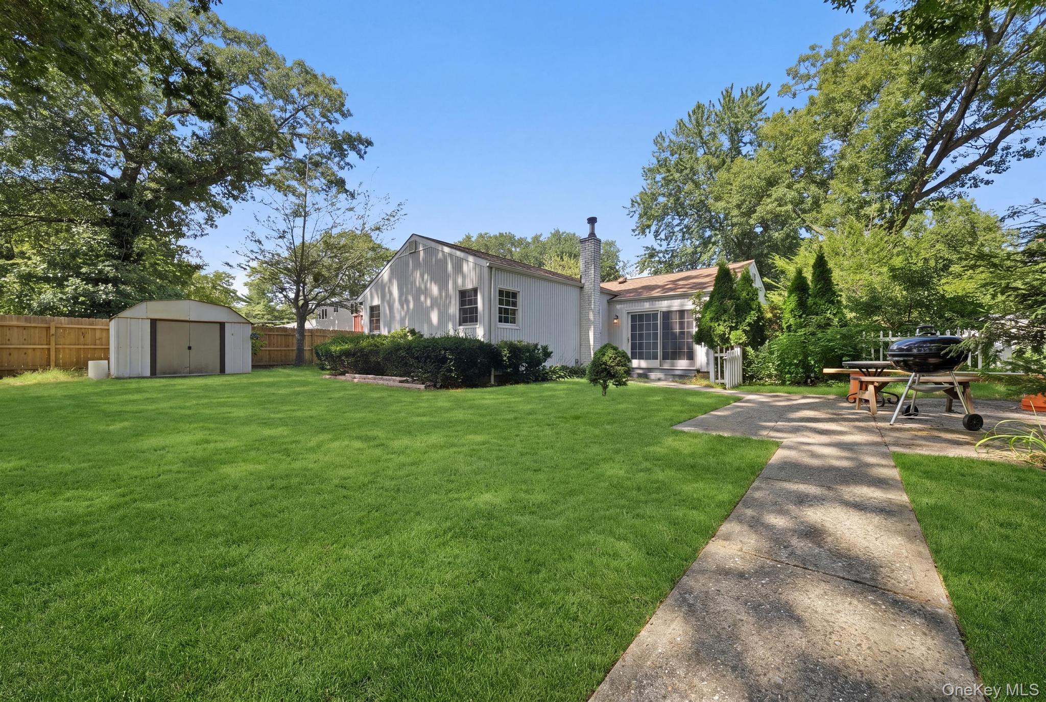 8 Dee Property Photo 2