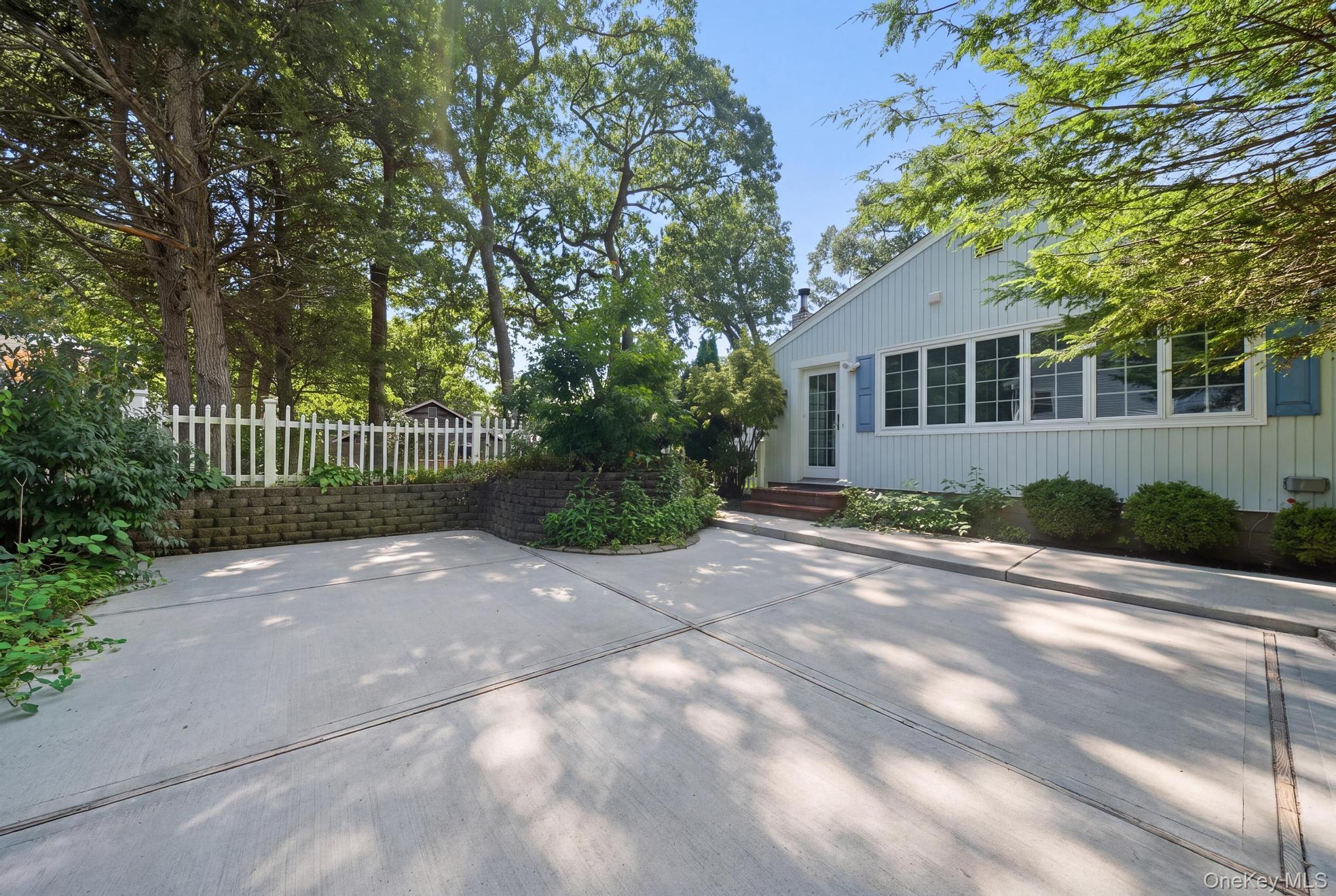 8 Dee Property Photo 4