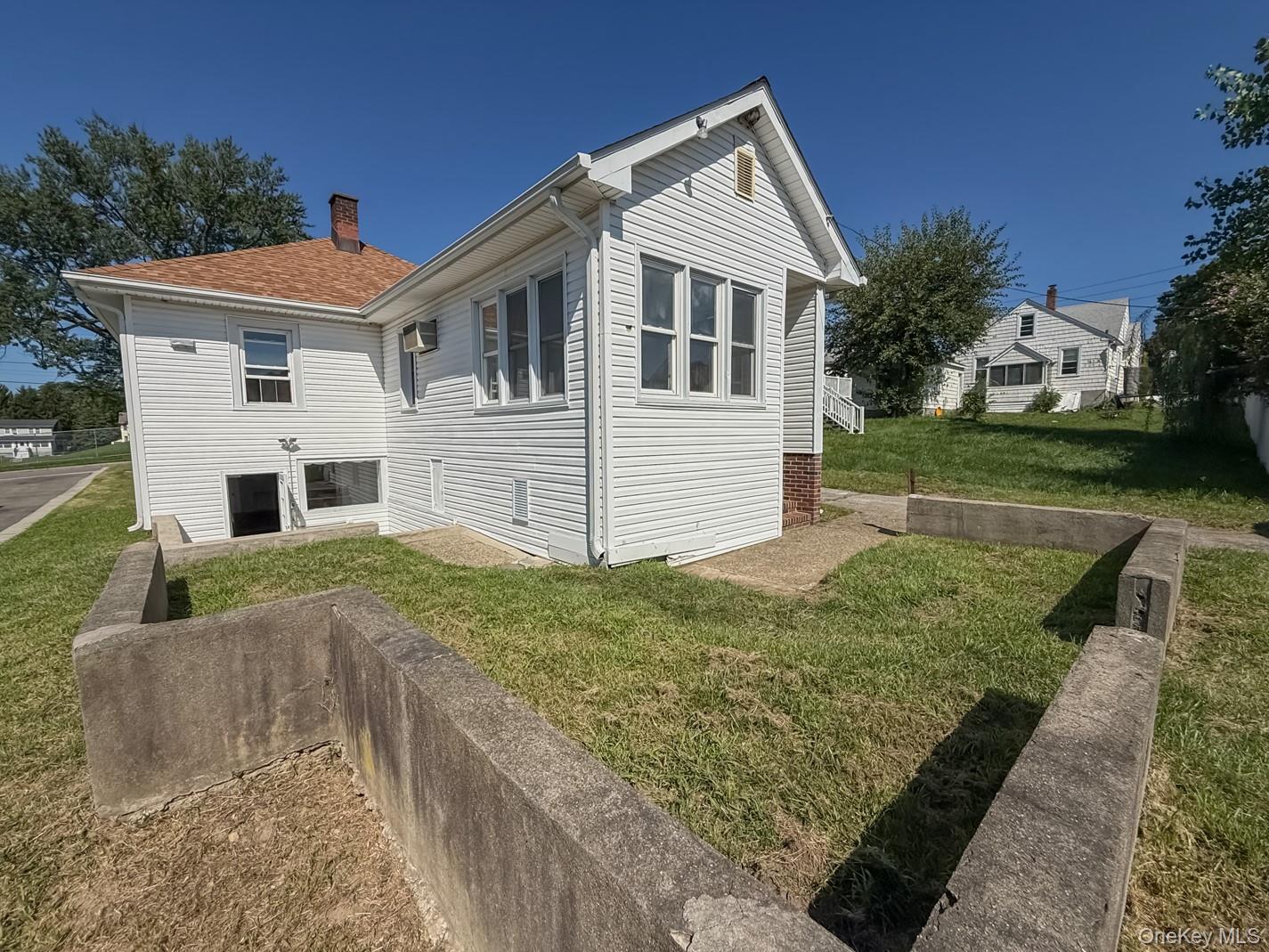 615 Smith Street Property Photo 24
