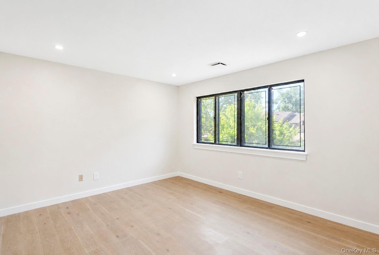 95 Windsor Gate Drive Property Photo 29