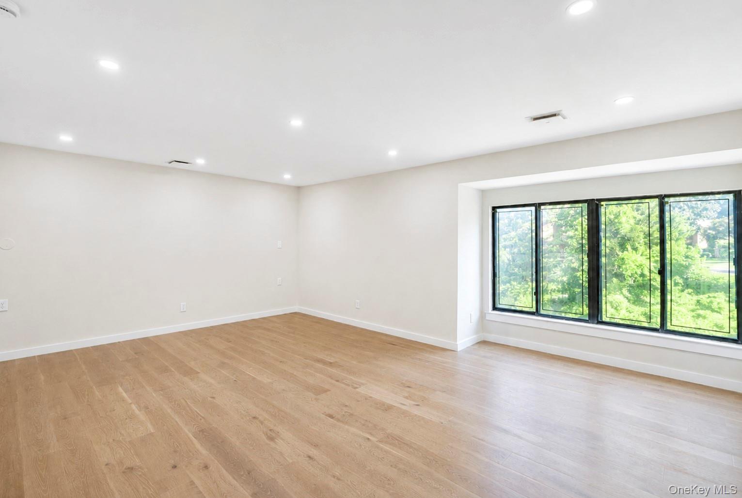 95 Windsor Gate Drive Property Photo 37