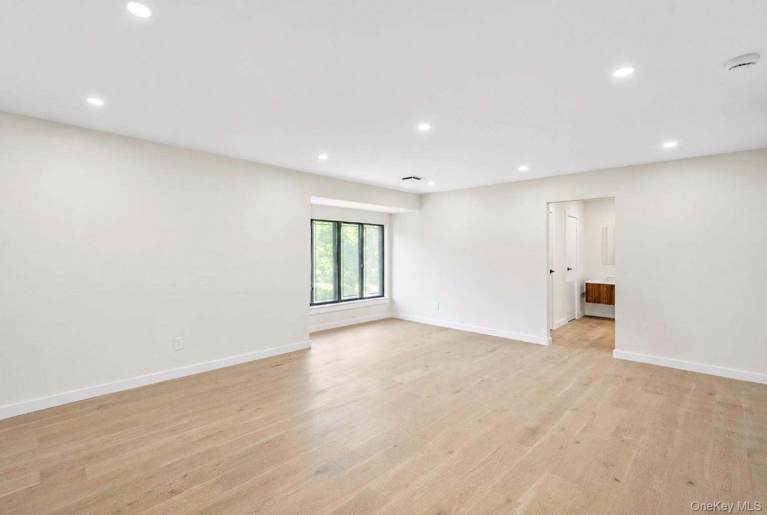 95 Windsor Gate Drive Property Photo 38