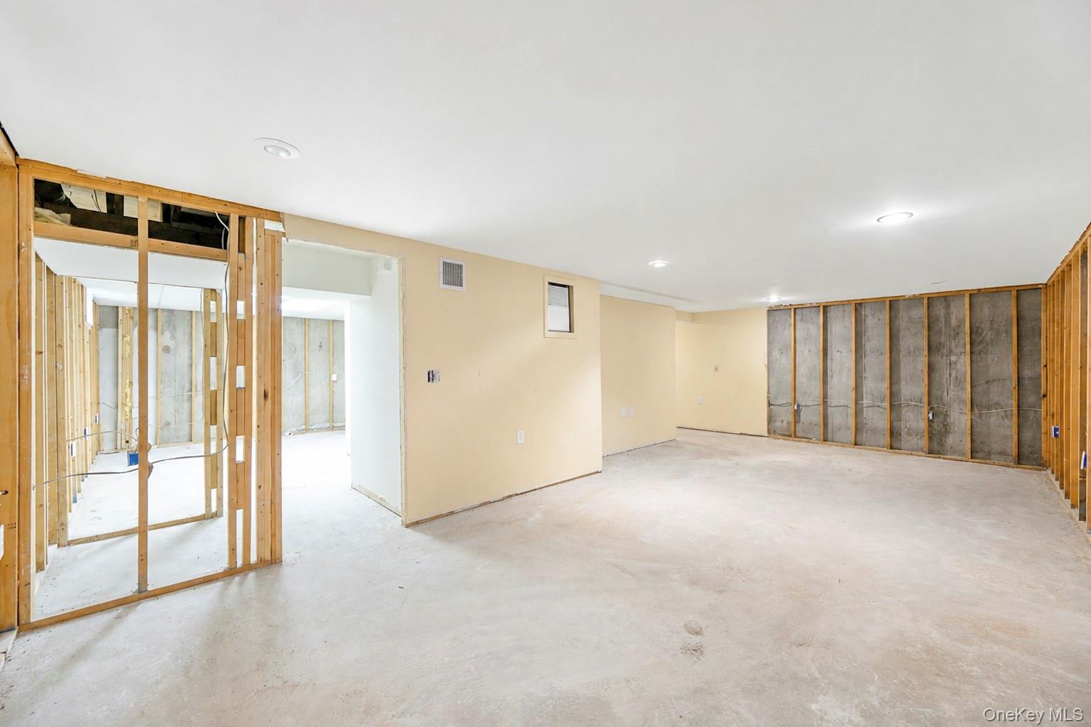 95 Windsor Gate Drive Property Photo 42