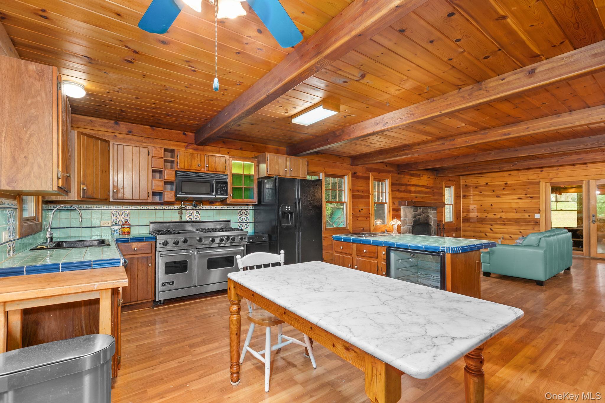 12 Rebecca Drive Property Photo 3