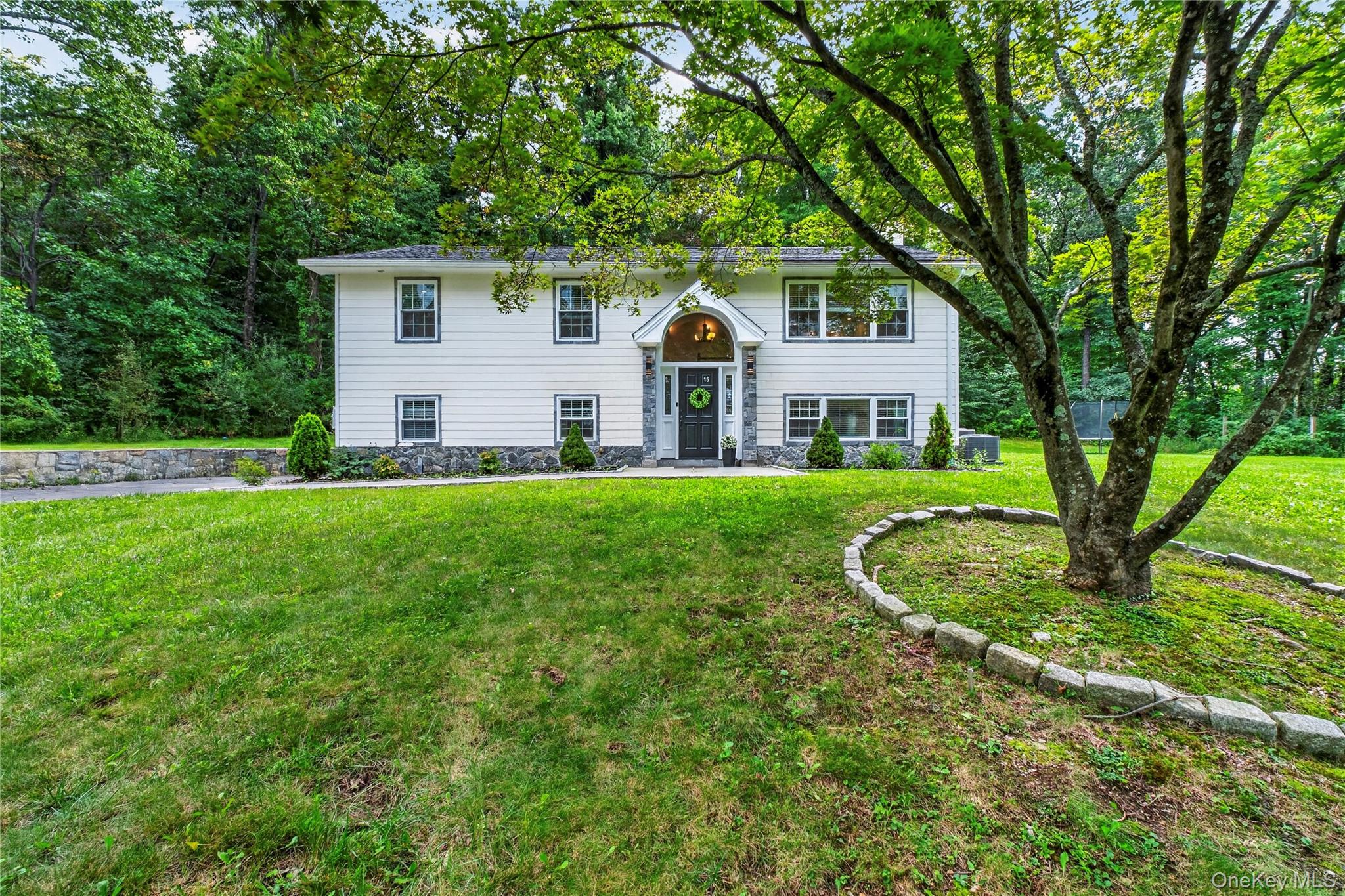 15 Cobblestone Lane Property Photo 2