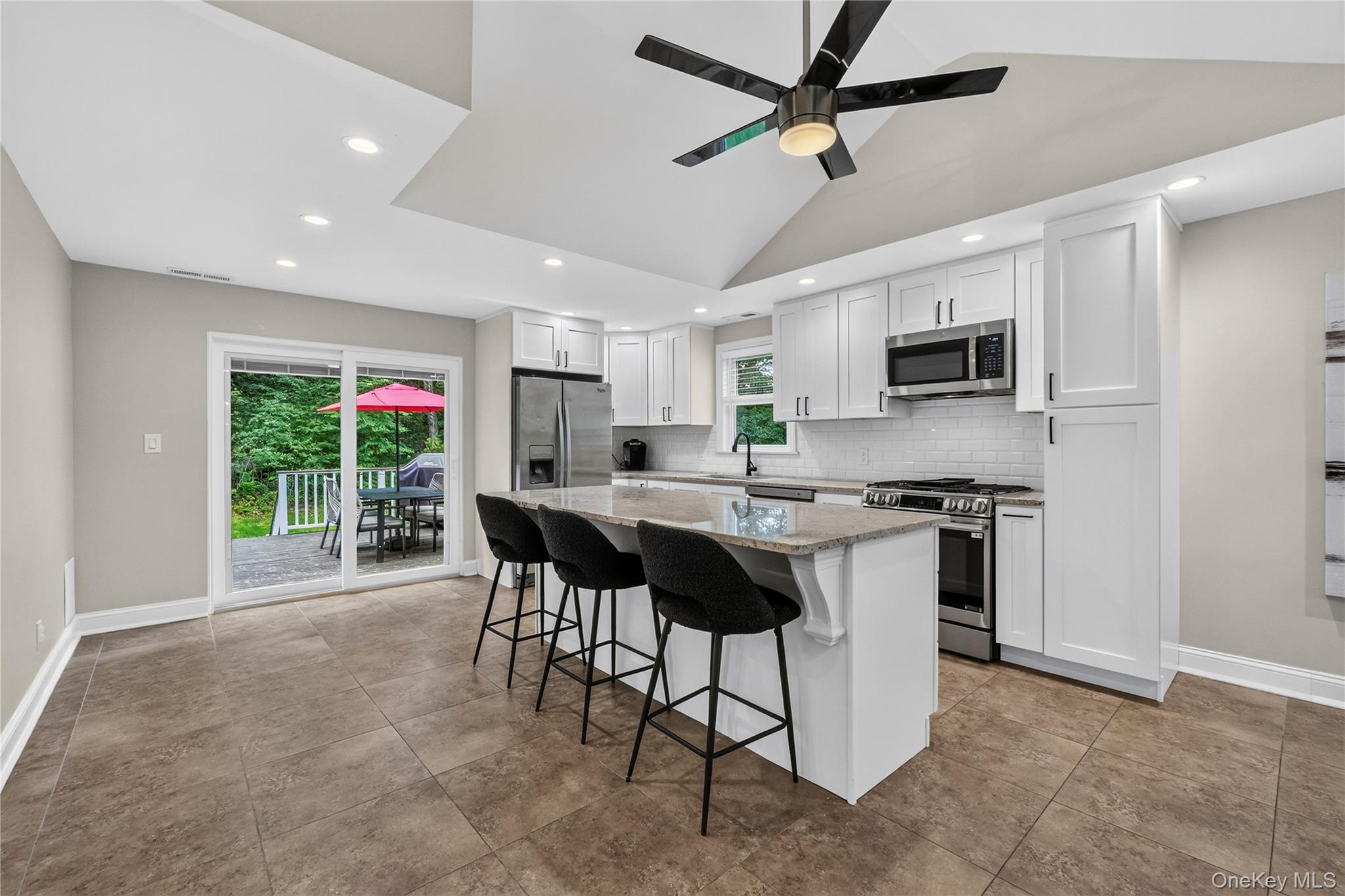 15 Cobblestone Lane Property Photo 4