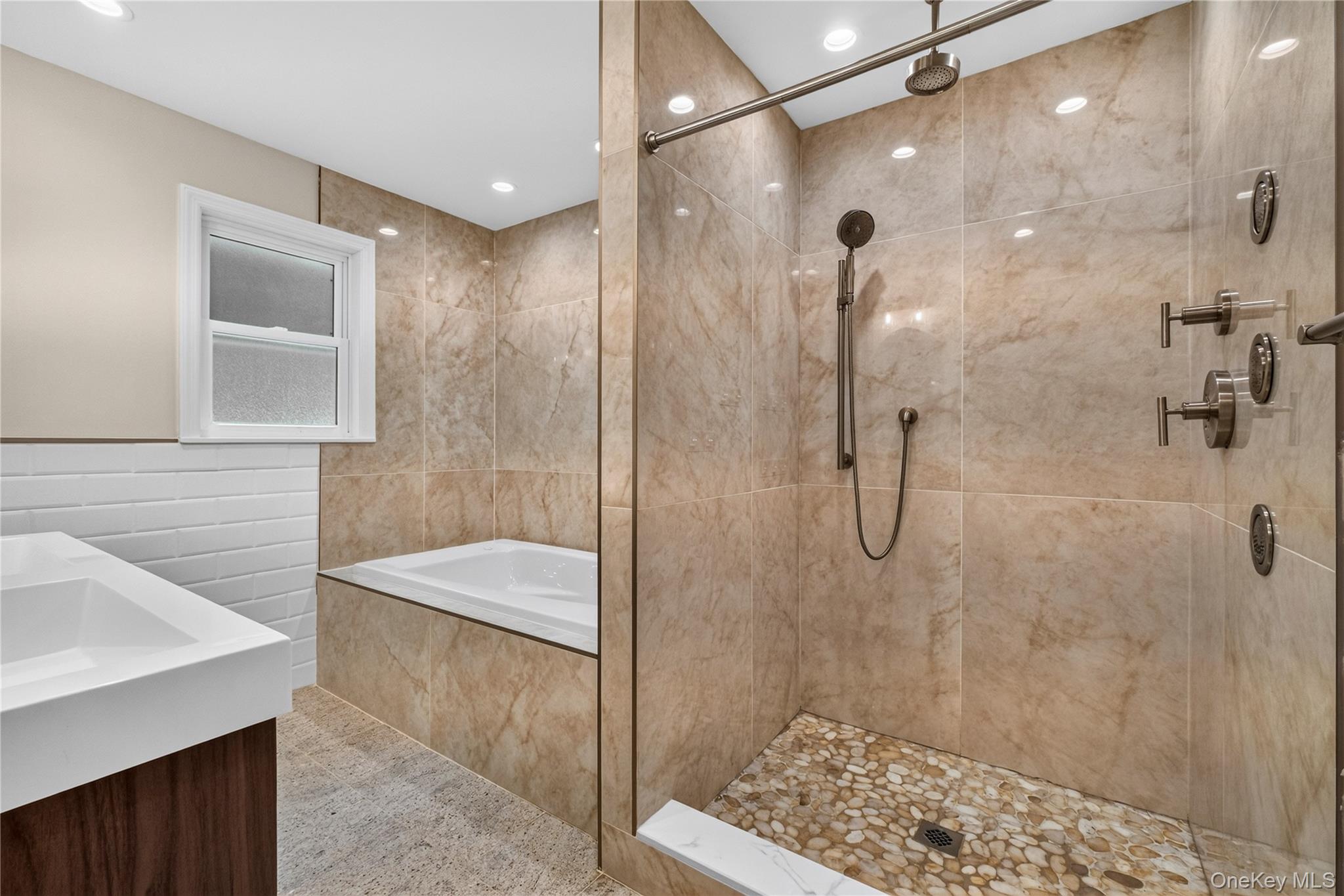 15 Cobblestone Lane Property Photo 13