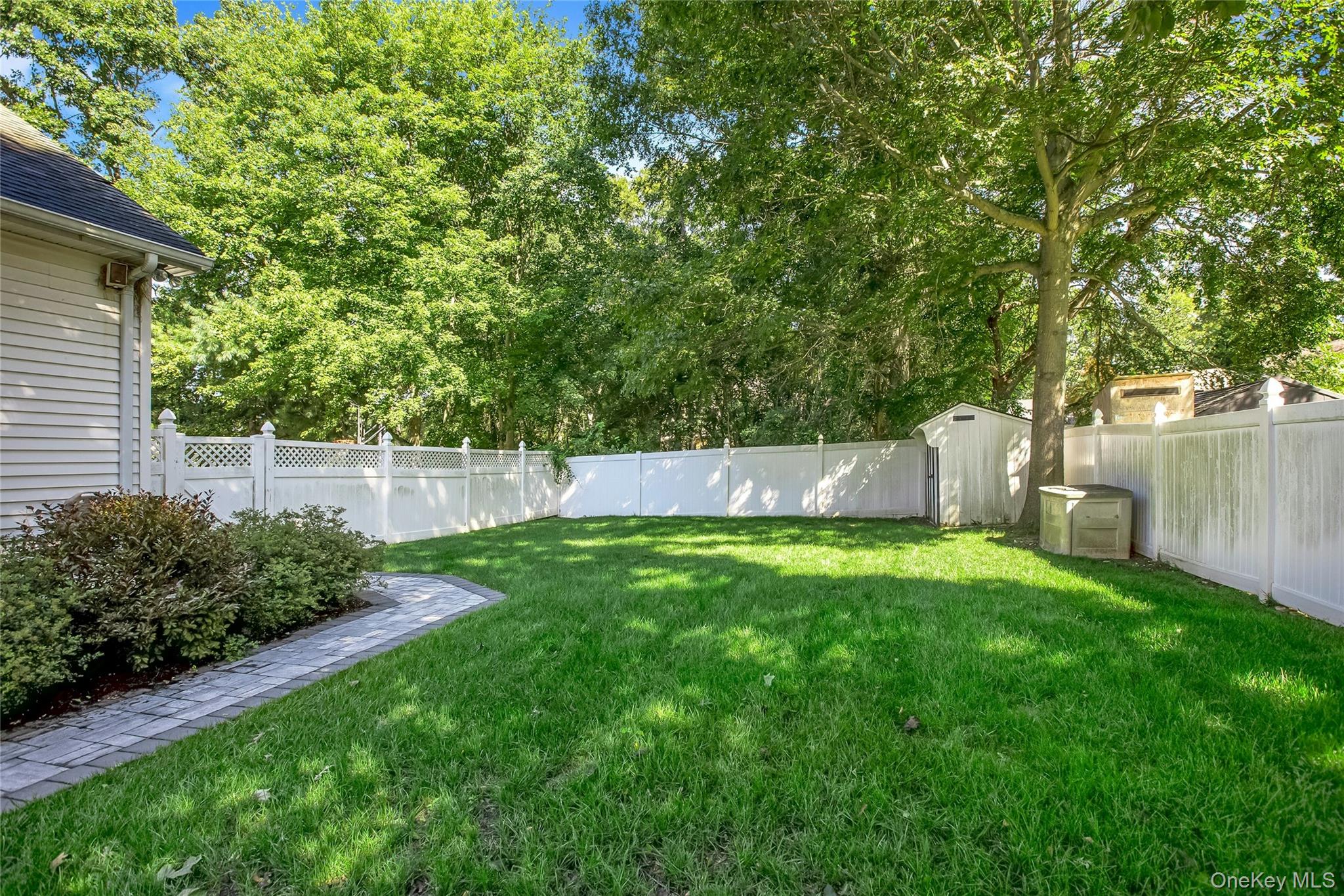 11 Raphael Boulevard Property Photo 27