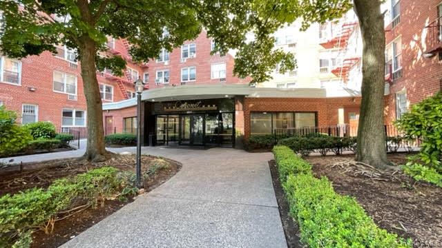 63-11 Queens Boulevard E17 Property Photo 1
