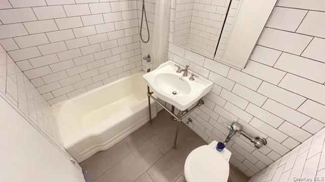 63-11 Queens Boulevard E17 Property Photo 12