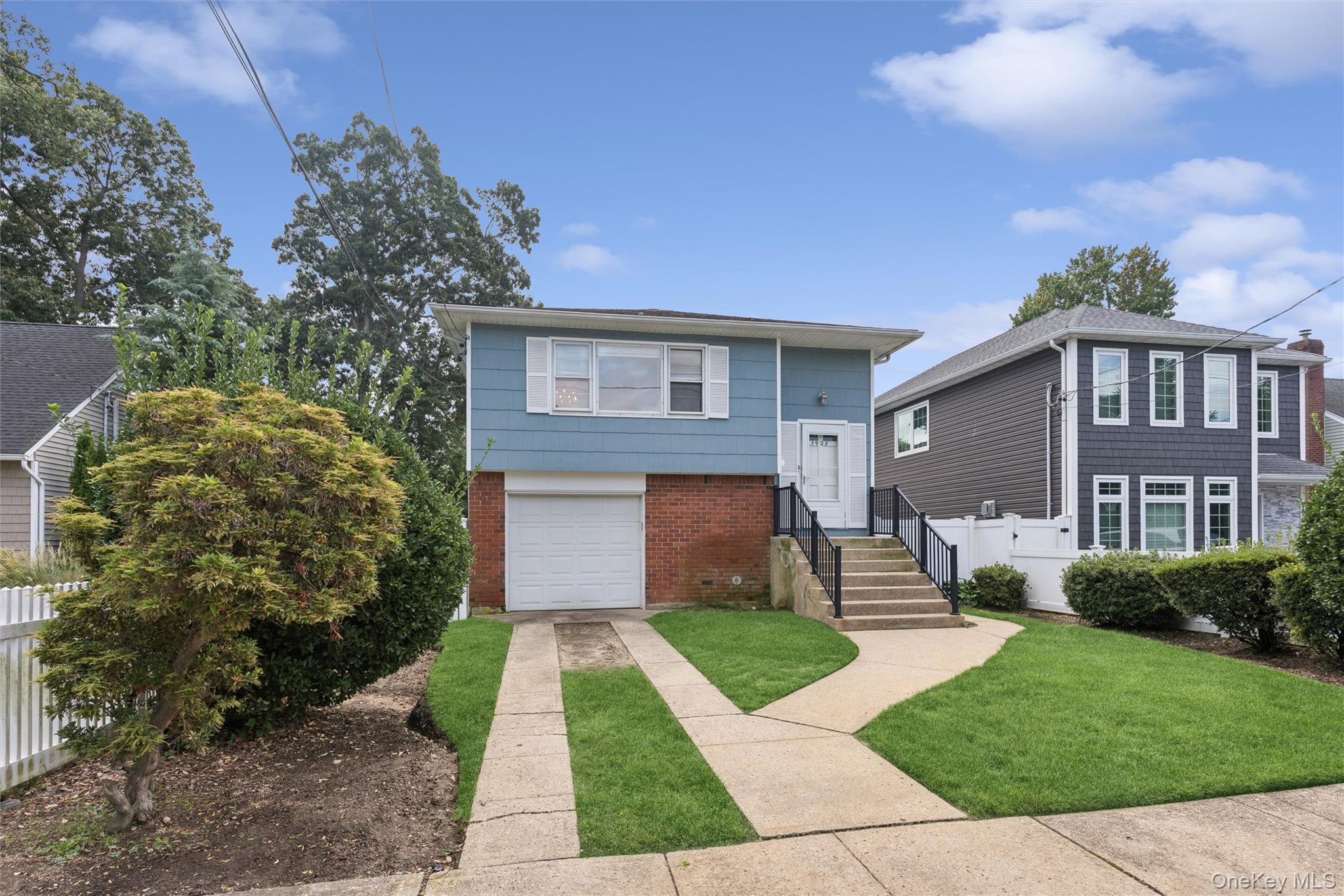 1928 Gormley Avenue Property Photo 1