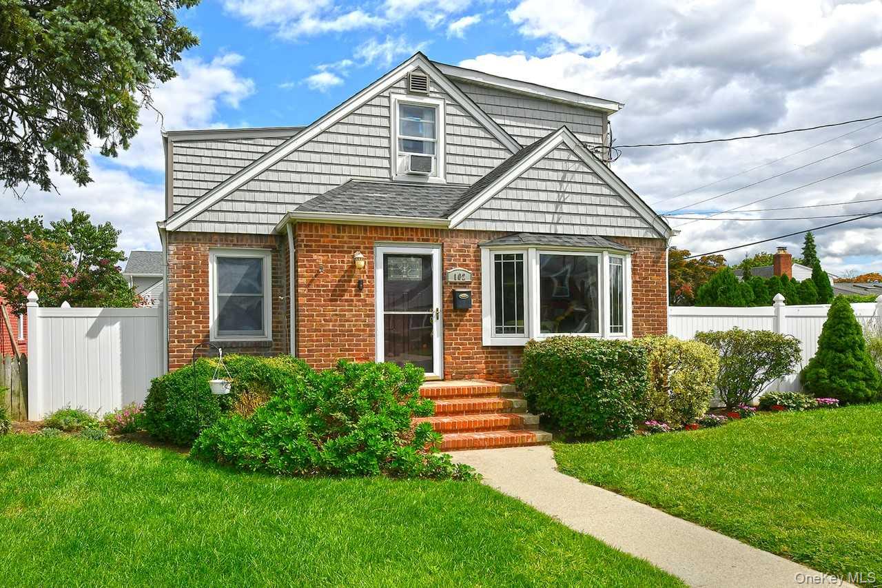 102 Roxbury Road Property Photo 1