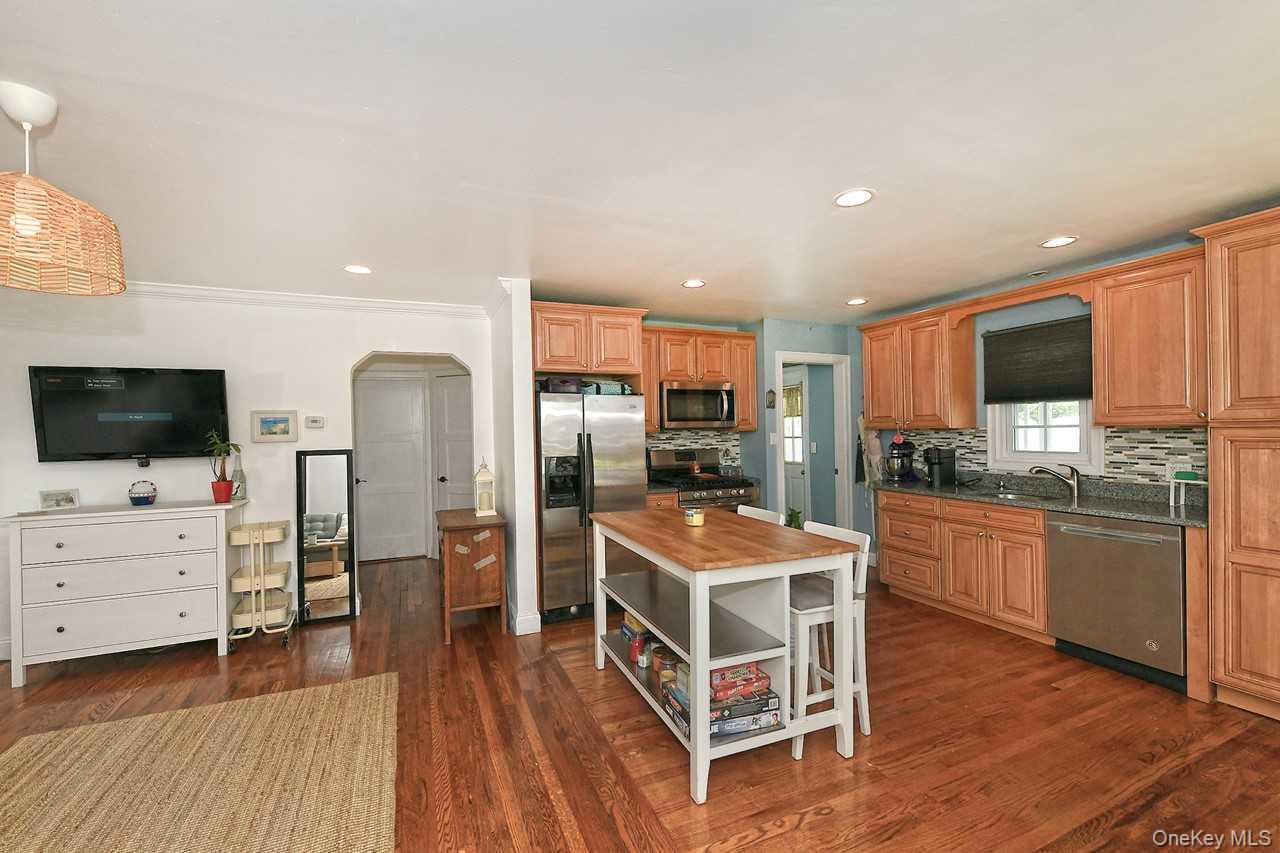 102 Roxbury Road Property Photo 7
