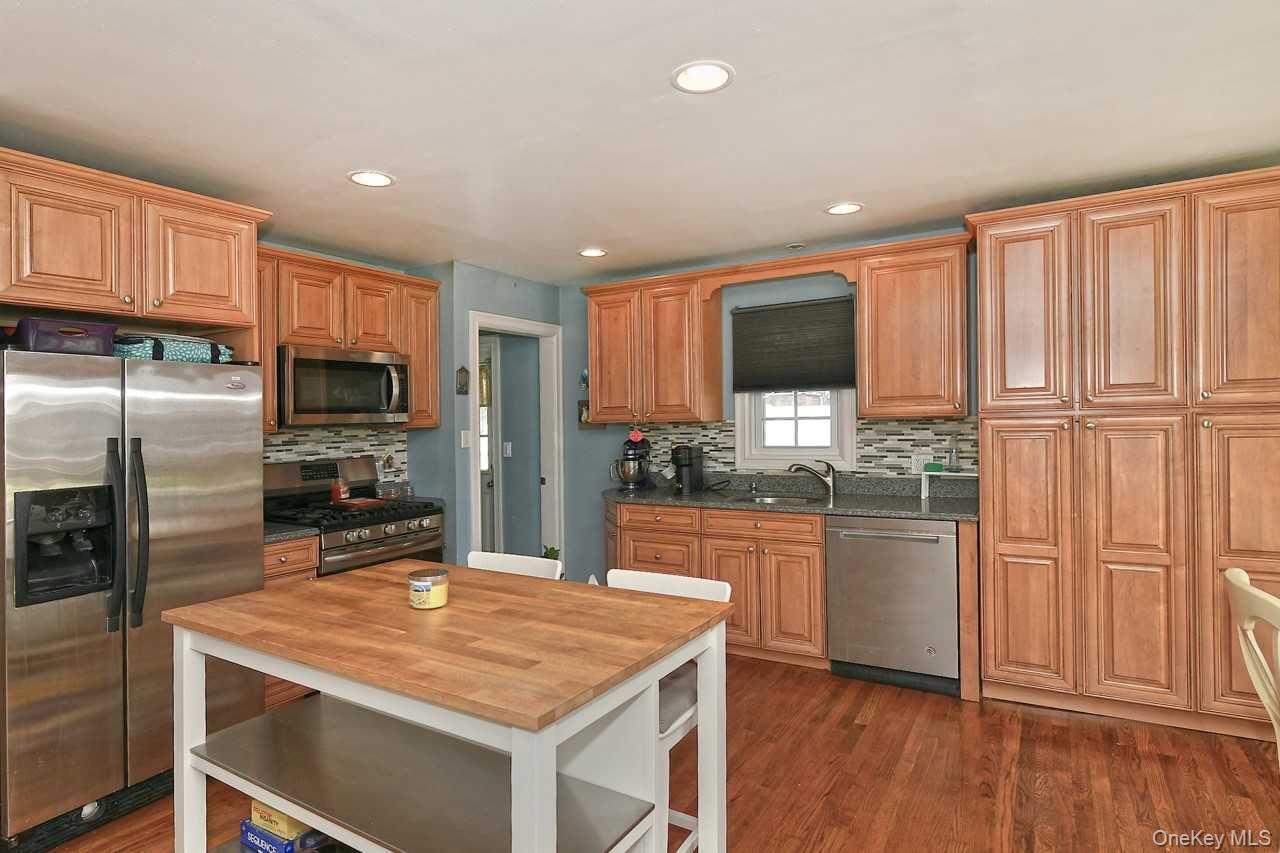 102 Roxbury Road Property Photo 8