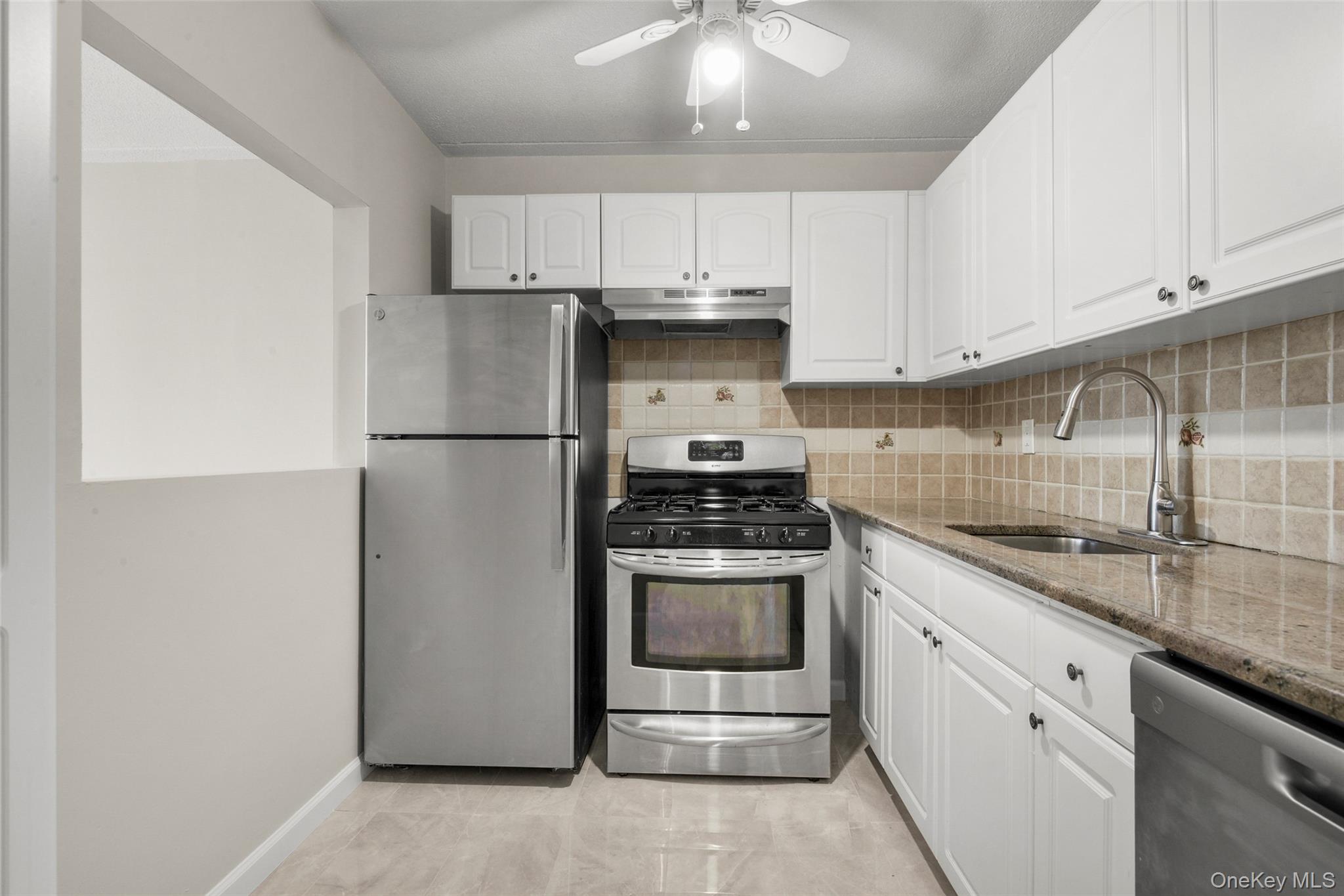 1 Consulate Drive 3f Property Photo 8