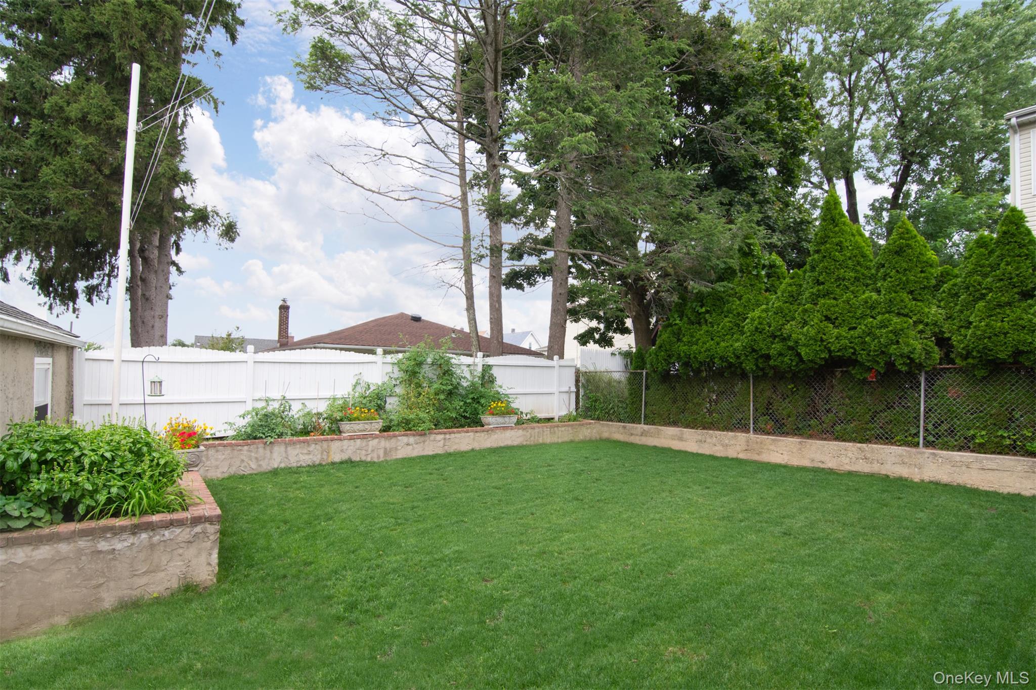 53 Briggs Avenue Property Photo 5