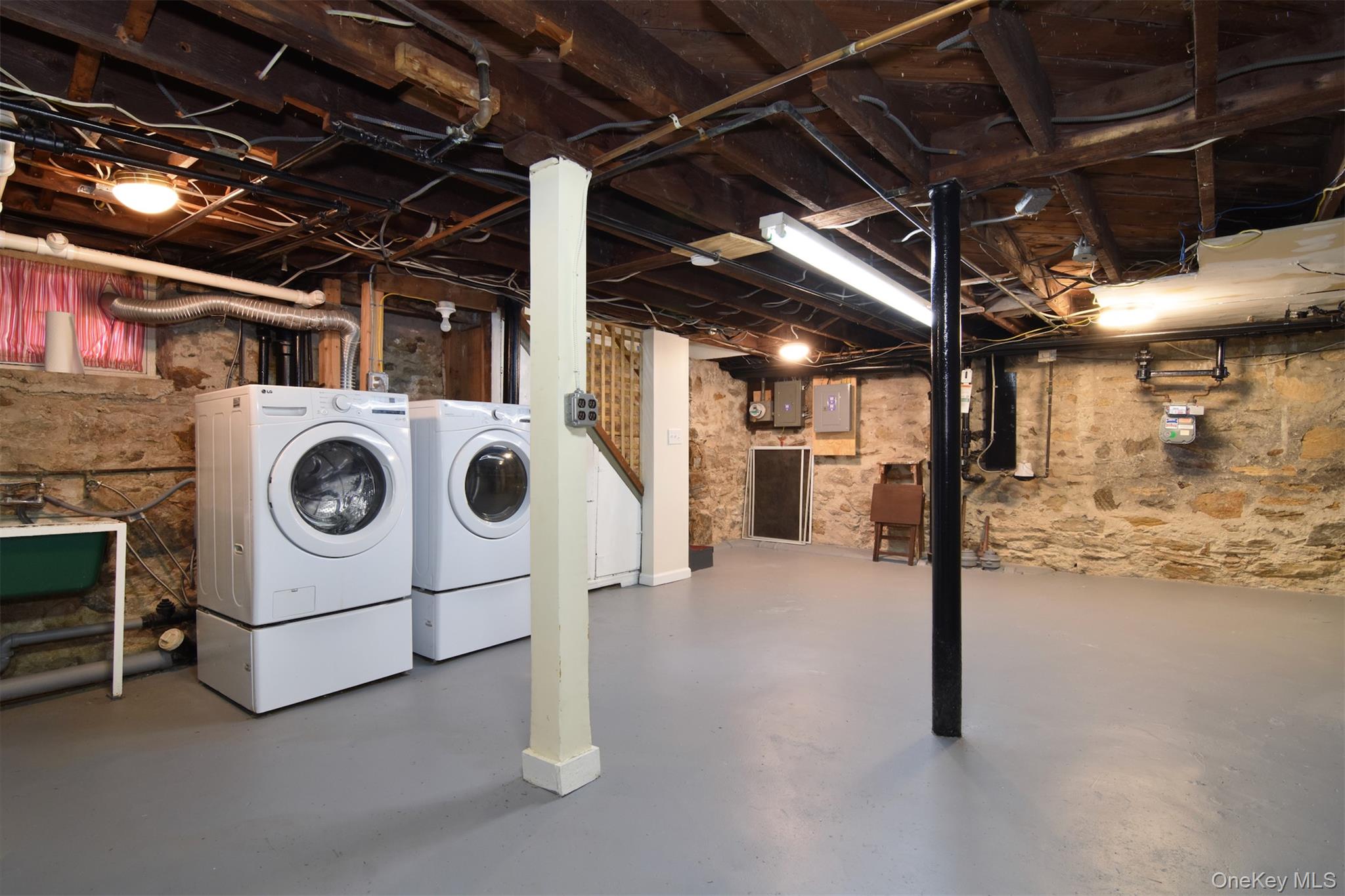 53 Briggs Avenue Property Photo 31