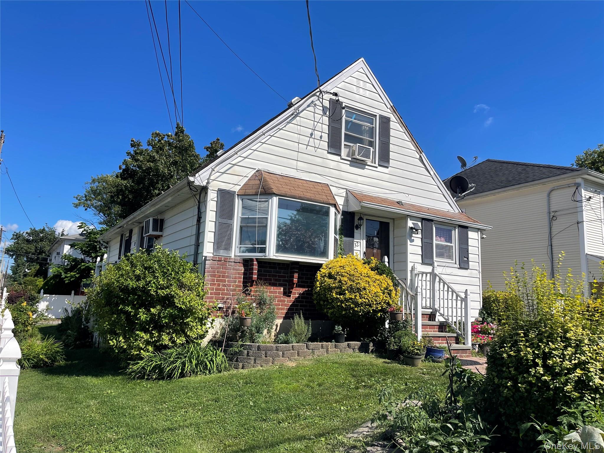 32 Edgewood Road Property Photo 1