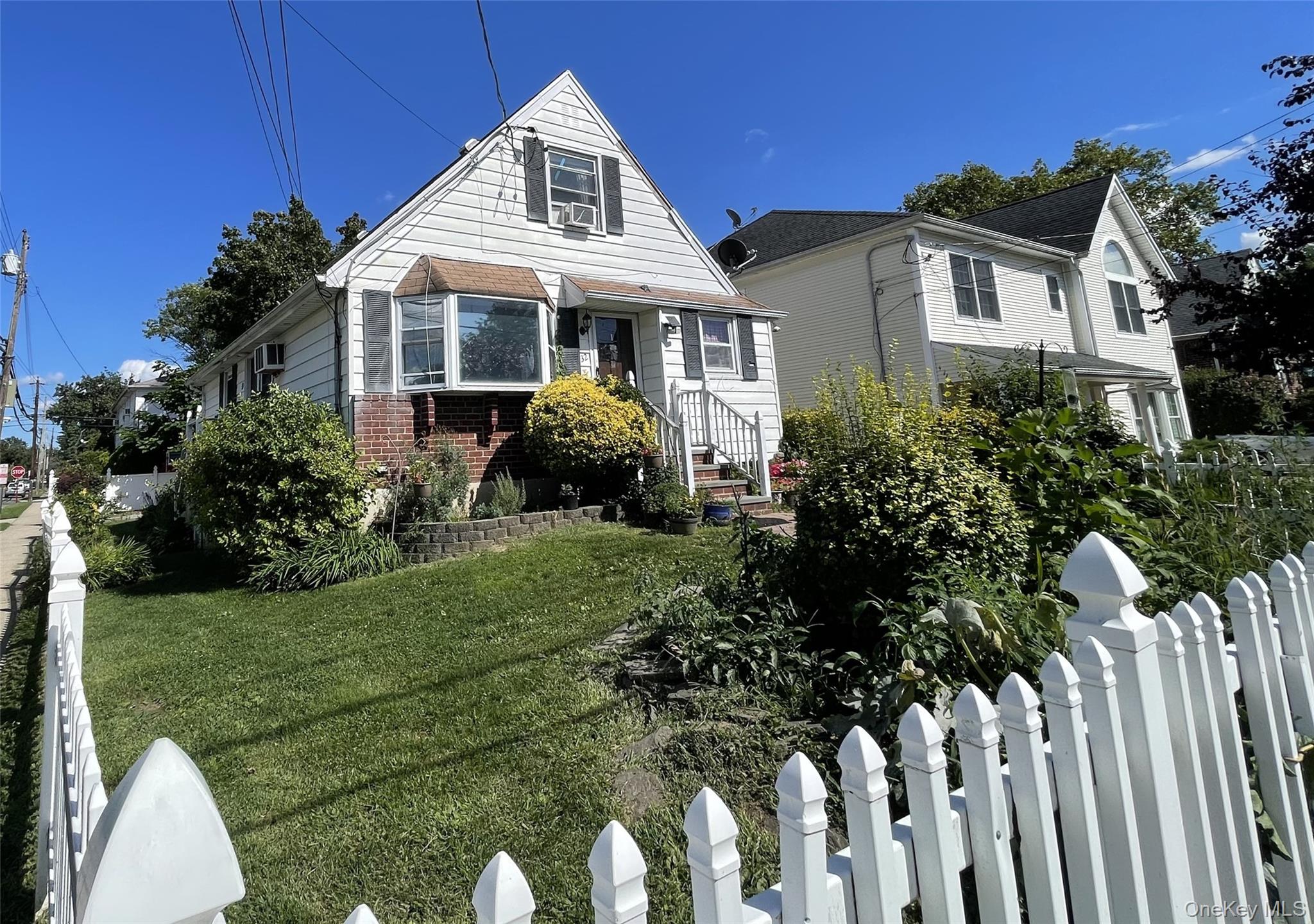 32 Edgewood Road Property Photo 1