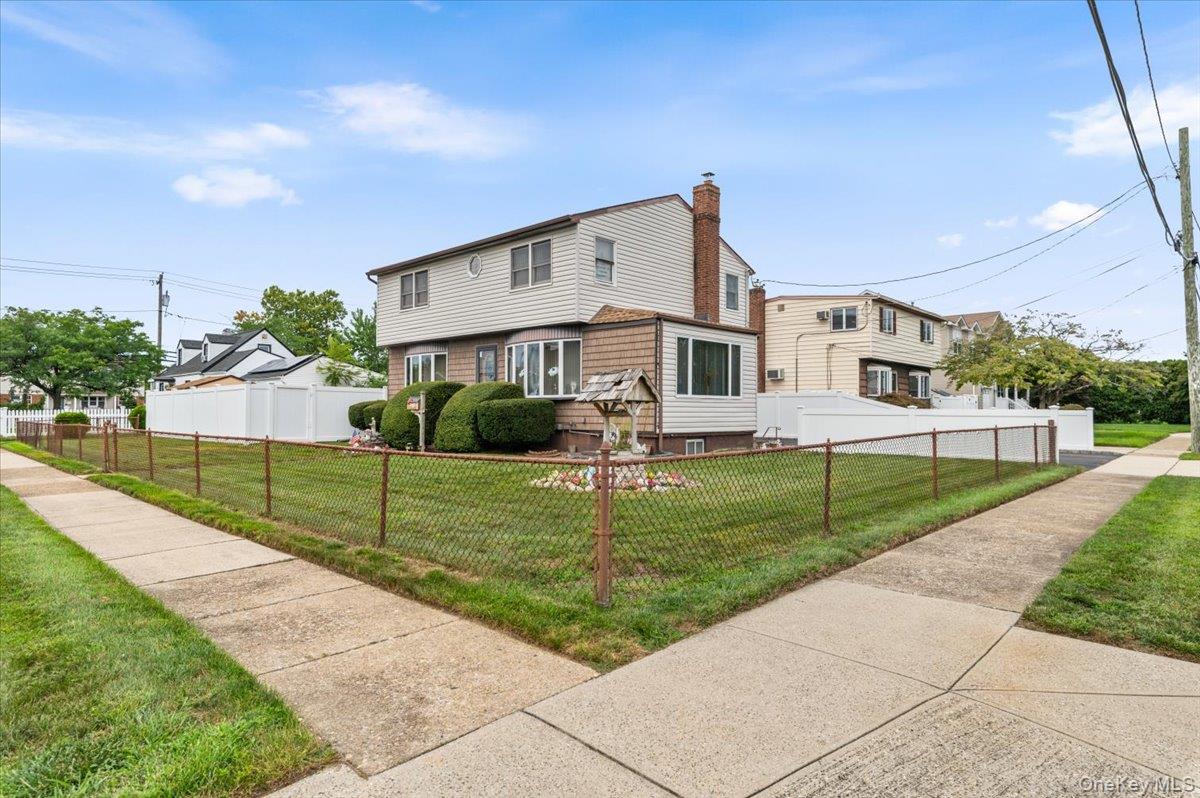 10 Enness Avenue Property Photo 2